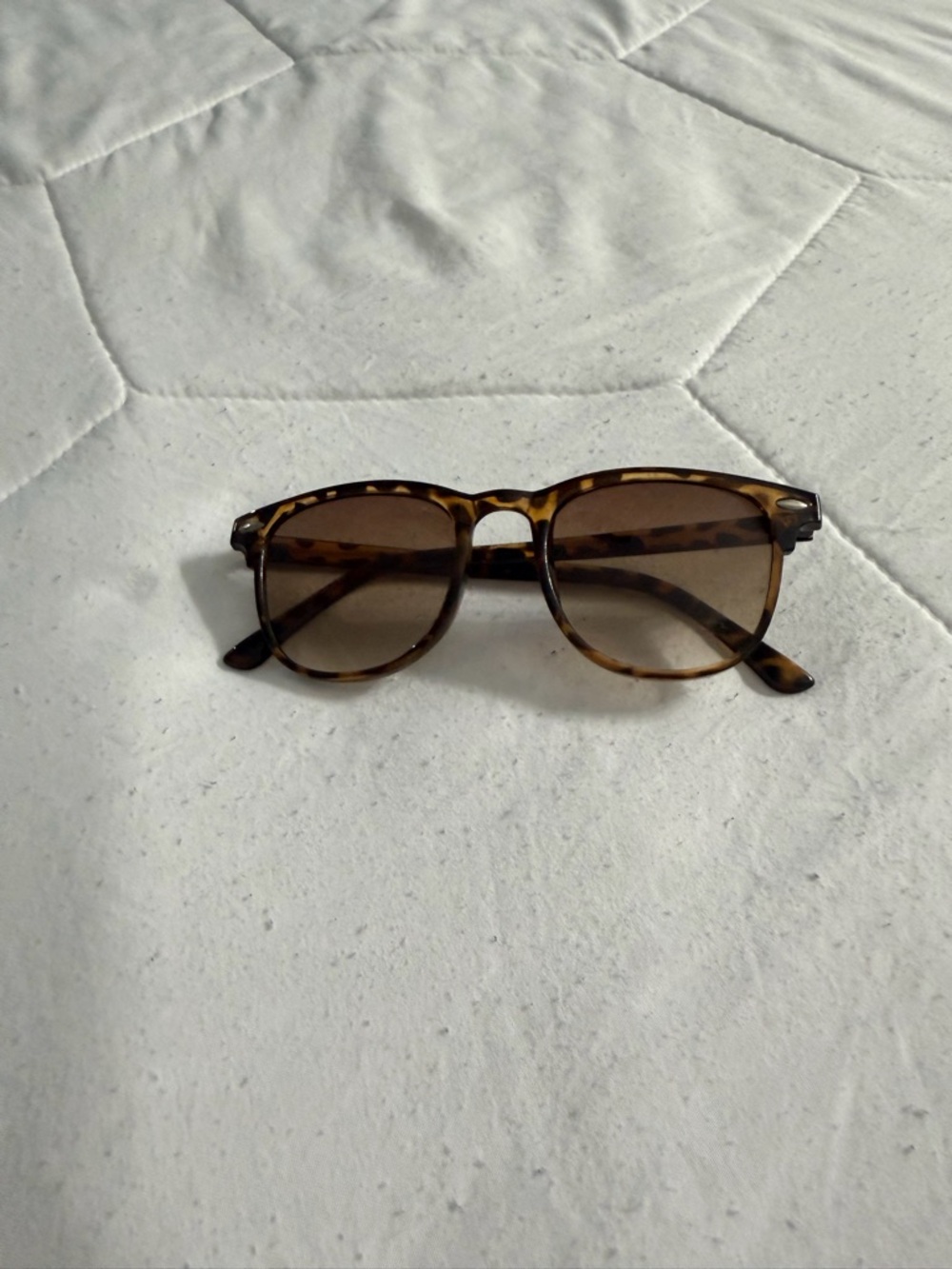 Tortoiseshell Round Sunglasses - Brown Lenses